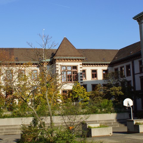 Pestalozzi Schulhaus. Vergrösserte Ansicht