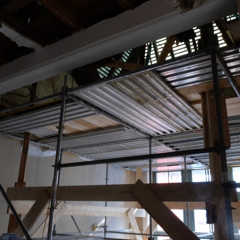 D01 Decke wird abgebrochen, damit die Treppe vom 2. OG ins Dachgeschoss weitergeführt werden kann. Vergrösserte Ansicht